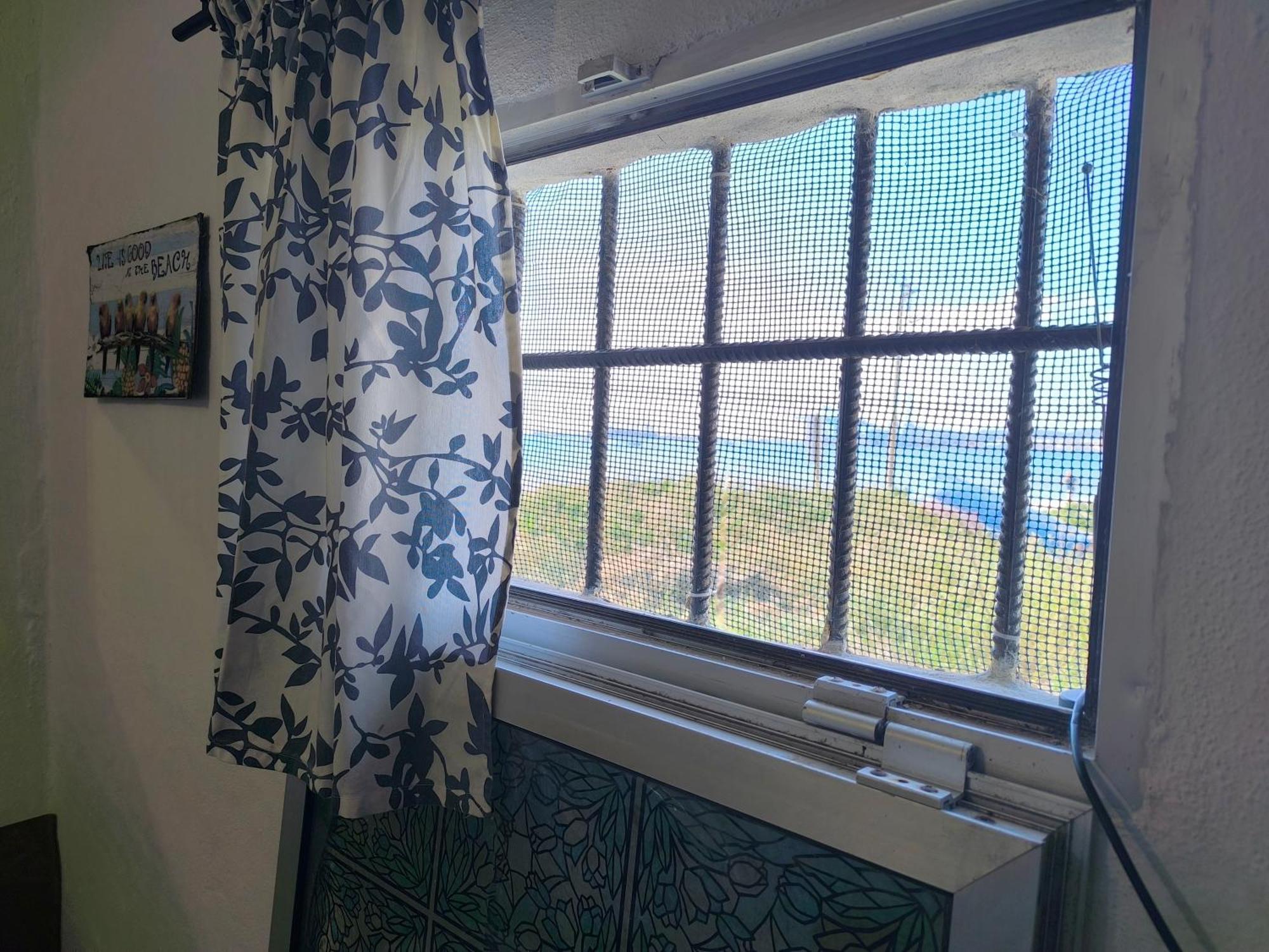 Seaside Double Room with Private Kitchen & Bathroom Algeciras Exterior photo